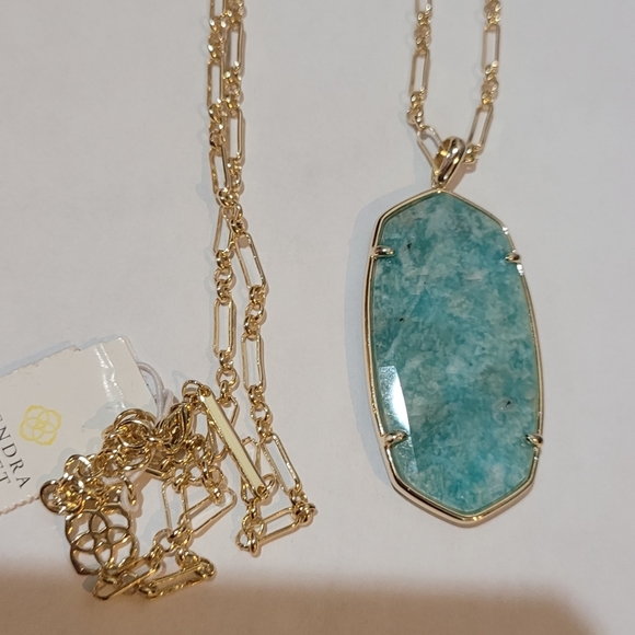 NWT KENDRA SCOTT NECKLACE IN GOLD - Picture 12 of 12